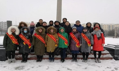 学习雷锋精神 弘扬无私奉献——盟医院走进武警机动大队举行“学雷锋纪念日”活动