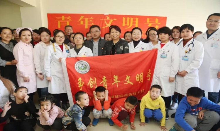 内蒙古妇幼保健院团委开展学雷锋志愿服务活动