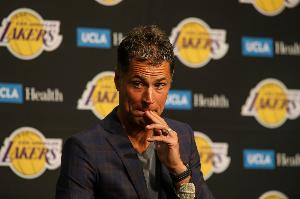 实时NBA活塞对决76人赛事前瞻_实时NBA活塞对决76人赛事前瞻在线观看_免费看直播
