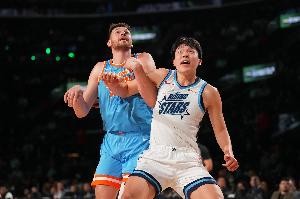 拓记：在NBA抢好篮板就能打10年以上 杨瀚森在这方面要努力加强